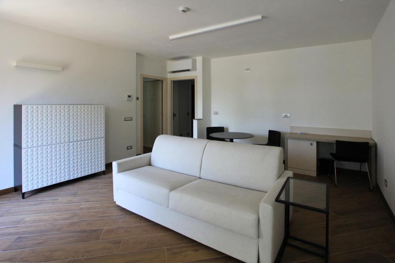 Hotel Ponti Angera Exteriér fotografie
